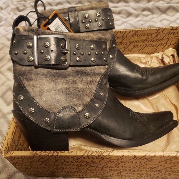 Ariat Defiance Foldover Belted Snip Toe Short Leather Studded Boots Size 6.5 B - Picture 8 of 10